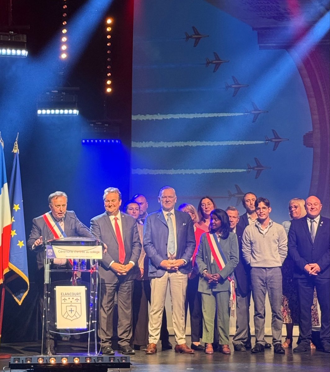 LaurentMazaury's tweet photo. 🎓Hier soir, j’ai eu le plaisir d’assister à la #cérémonie de remise des prix des #élèves de #CM2 des écoles École Alain Cavallier, École du Berceau et École de la Commanderie, organisée au Prisme à Élancourt. https://t.co/N7gsydGQMa