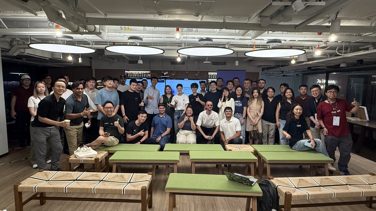 HaaaaaaydenH's tweet photo. Great meeting so many people and sharing Qwen 3.7 and the Ambassador Program at our Singapore event yesterday. Love the vibe here🇸🇬 https://t.co/r2t3URbJi7
