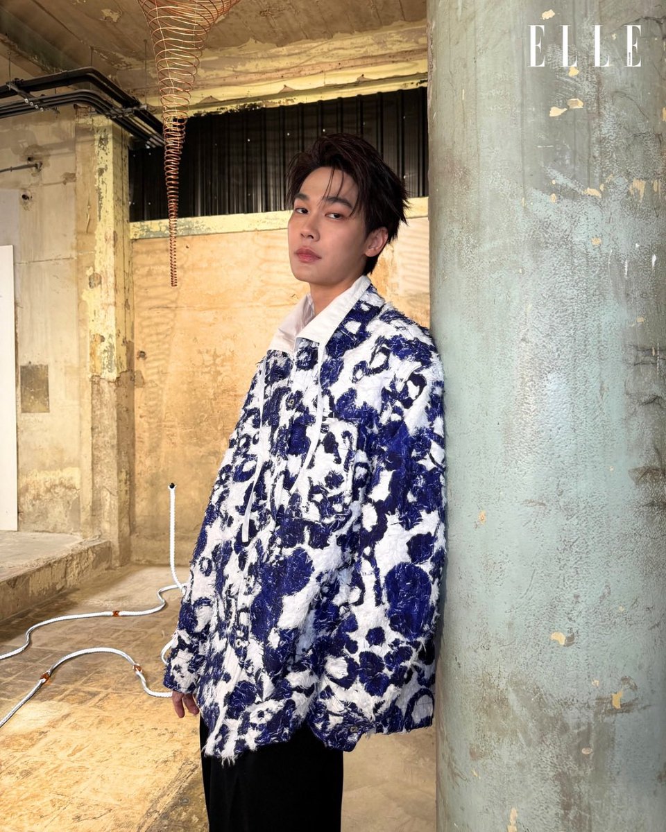 ELLEThailand's tweet photo. ความคูลเกินต้าน! ดิว จิรวรรตน์ @dew_jsu แบรนด์แอมบาสซาเดอร์ของ Bottega Veneta เช็กอินงานเปิดตัวนิทรรศการศิลปะ 'WEAVING MATTER AND MEMORY’ ณ บางกอก คุนส์ฮาเลอ

#ELLEThailand
#BottegaVeneta
#WeavingMatterAndMemory
#BangkokKunsthalle
#dew_jsu https://t.co/QuHVvS5wFl