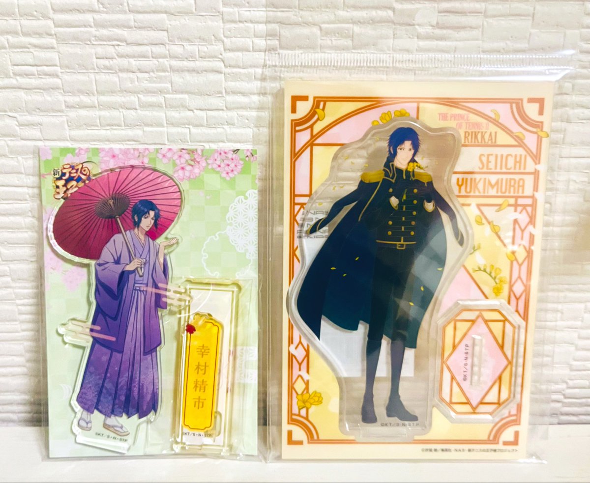 Snowpear_04's tweet photo. ここ最近毎月なにかしらのアクスタ受け取りしてる(供給過多)AJの和装思ったよりも小さい🌸相互さんも言ってたけど🆕庭球浪漫の枠のデザイン、お洒落で好き~！🌼💛 https://t.co/Uop7X06e8F