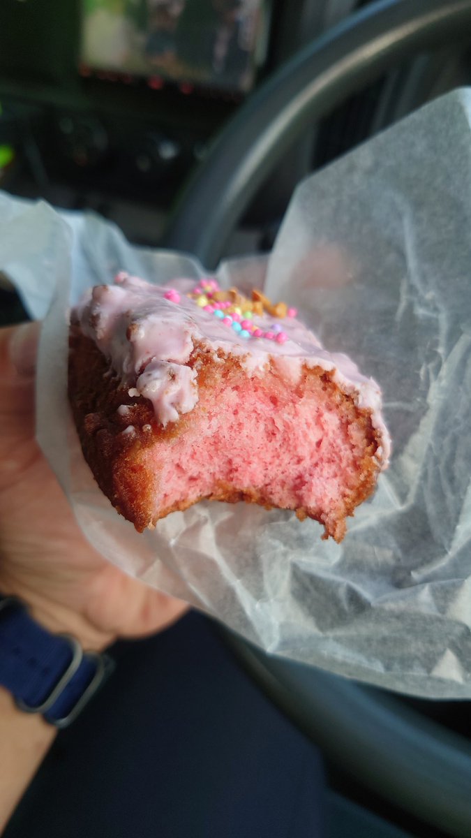 69Chiba's tweet photo. 美味いぜヤンキーファンタジー🍓🥯✨ https://t.co/aHcQUKwSlt