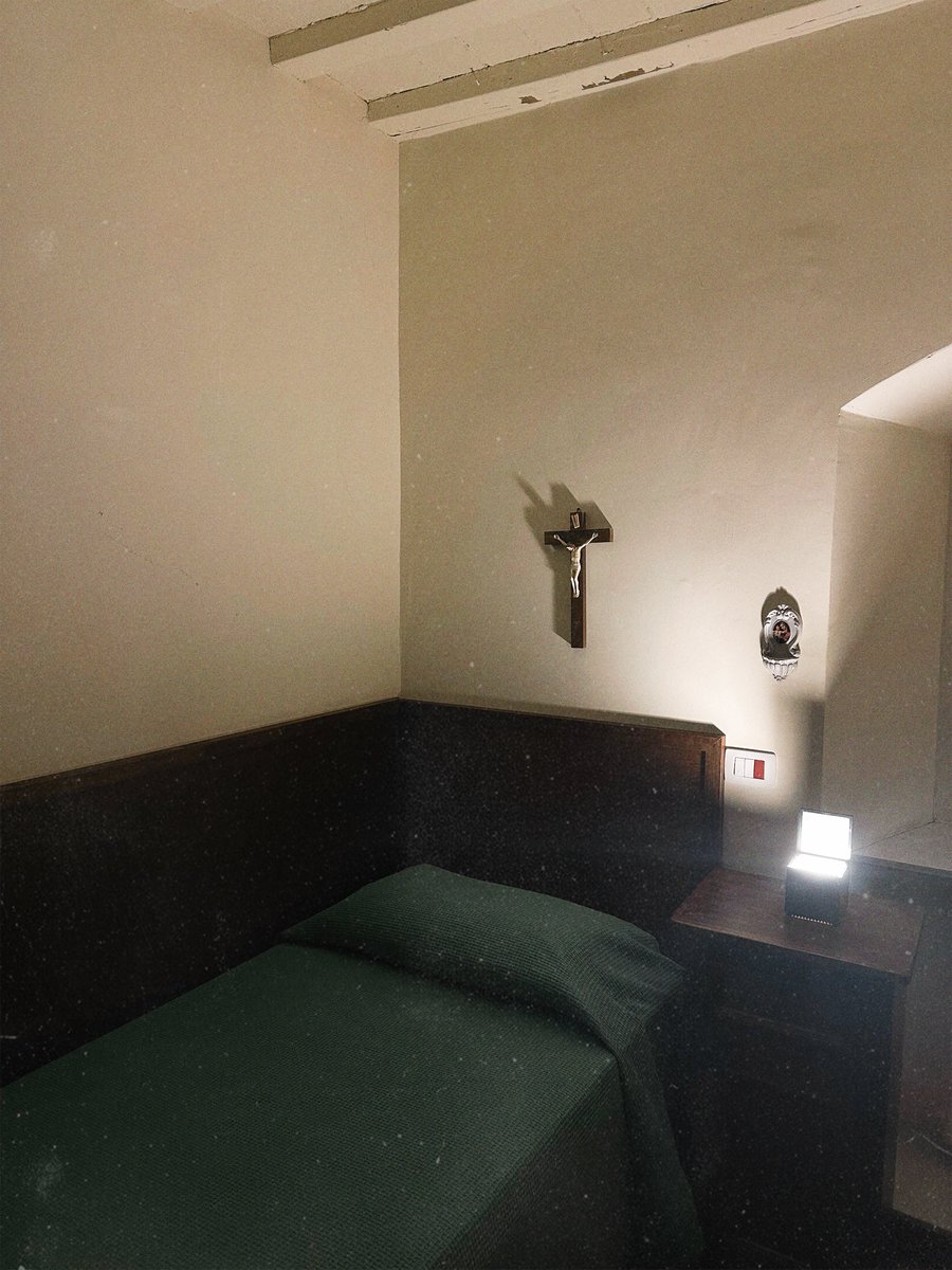 ray_svitla's tweet photo. made it to Tuscany with half-dead airpods and monastery Wi-Fi

i’m here for a small gathering around Ivan Illich -the dead priest who still has better questions about tools, institutions, and dependency than most living product teams

strong cnct to god. weak connection to cloud https://t.co/tQ01r6R55f