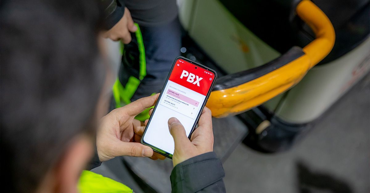 Palibex's tweet photo. Transporte eficiente, seguro y con información en tiempo real. Esos son los cimientos de nuestra relación de confianza con bodegas y fabricantes de vinos.

https://t.co/dN9hEFFFrE

#VinoEnPalé #TransporteUrgente https://t.co/OSRqa00jka