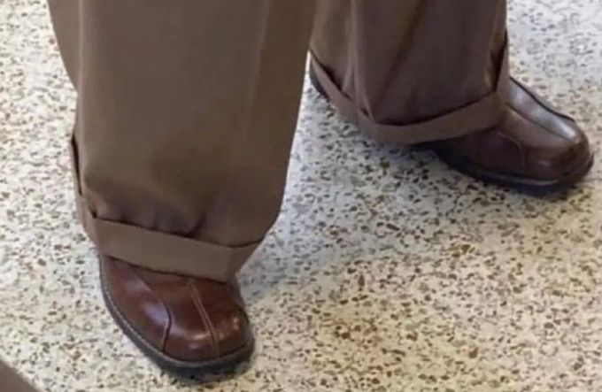 Remy0og's tweet photo. If your boss still dress like this to increase your salary go hard oo 😂😭 https://t.co/HWq8Xfb5cr