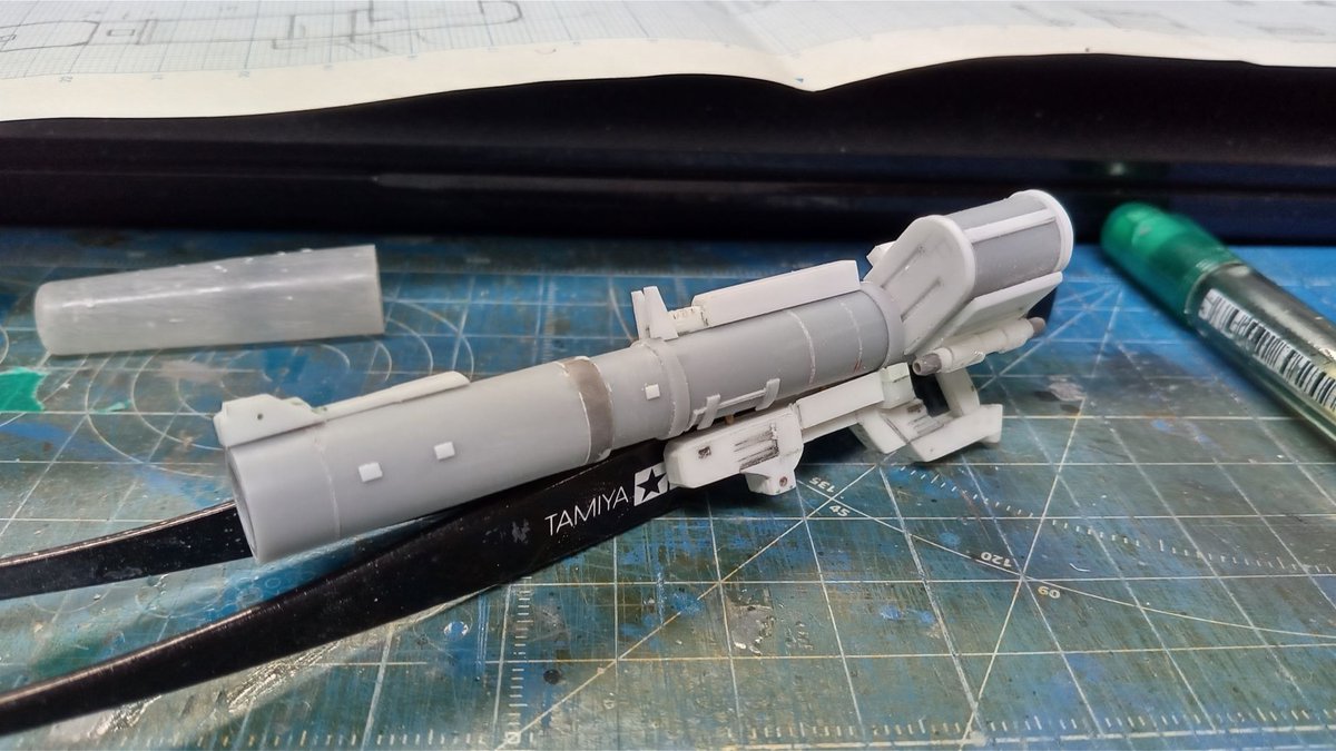 shiro_army's tweet photo. 左用のMAJESTICの進捗です
大まかなアウトラインができました
武器の自作とか数年ぶりですが何とかなりそう🫠 https://t.co/vISPEO5SzG