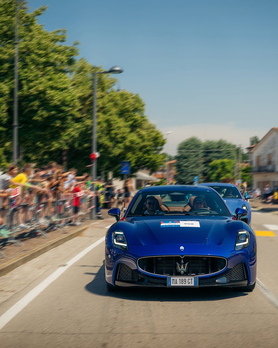 Maserati_HQ's tweet photo. @millemiglialive From Padova to Modena before continuing to Montecatini, our lineup colored the landscape with a bold flash of Tridents. ​
#Maserati #MaseratiGranCabrio #MaseratiGranTurismo @millemiglialive #1000Miglia2026 https://t.co/ZSo0kVEB1i