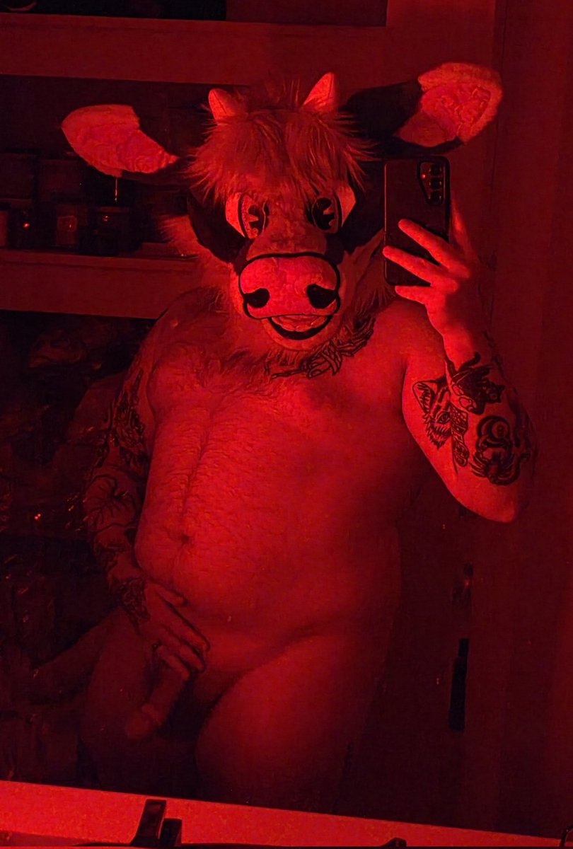 BlueCowAD's tweet photo. Dad bod                   Dad bod (menacing) https://t.co/rXPHchQhfn