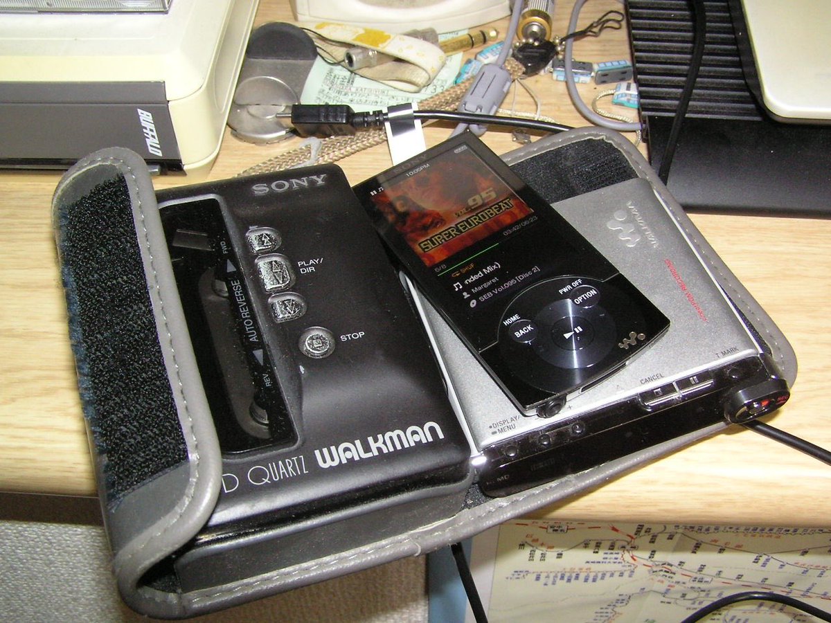 sunop2000's tweet photo. @e_earphone ソニーWM-101←「デジタル」じゃないし
ソニーTCD-D7←「プレイヤー」ちゅーか「レコーダー」やけど
で、MD→A857 https://t.co/szZG38jsxE