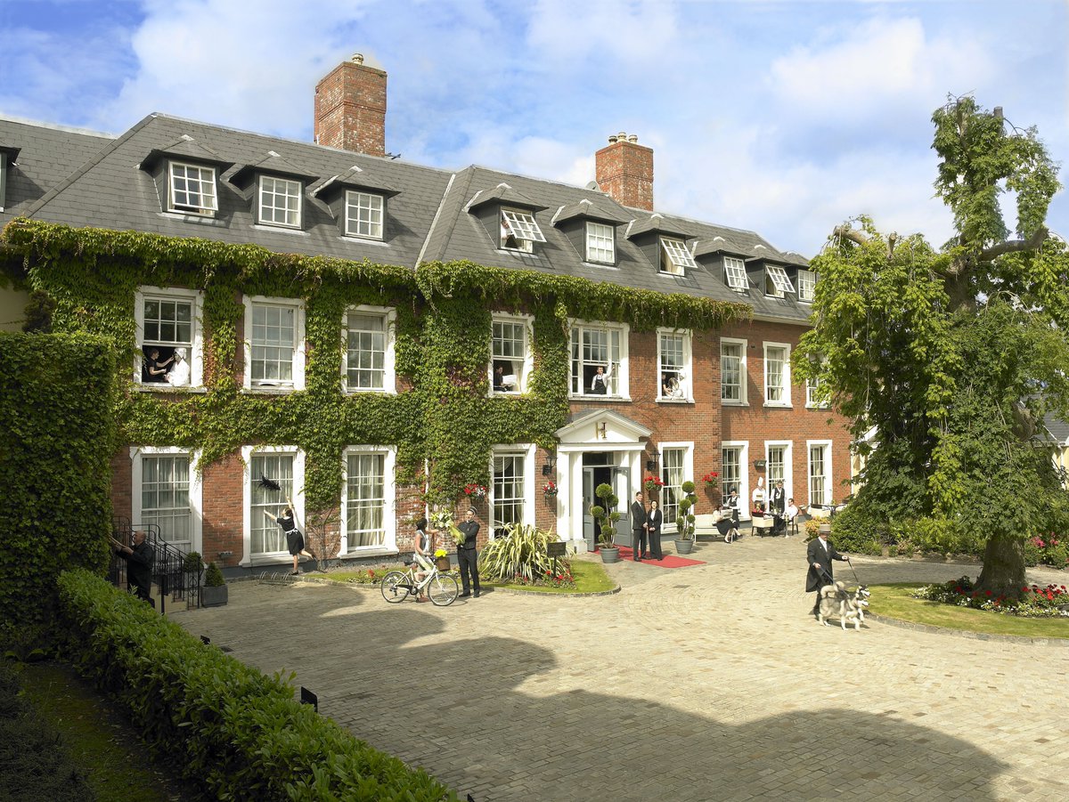 IrelandBlueBook's tweet photo. We are thrilled to share that 13 of our hotels have been recognised in the TripAdvisor Traveller's Choice Best of the Best Hotels Awards 🎖️

A huge congratulations to our incredible Blue Book properties who continue to create unforgettable guest experiences!  

Top 
@MerrionHotel 
@HayfieldManor 
Luxury 
@DylanHotel 
@dromolandcastle 
@glenlo_abbey 
@CashelPalace 
@cliffhousehotel 
Small & Boutique 
@blairscove 
@MarlfieldHouse 
@Fernhillclon 
@BelleekCastle 
Gregans Castle 
No. 1 Pery Sqaure 

Read the full list now: https://t.co/9QYhYa2UWB