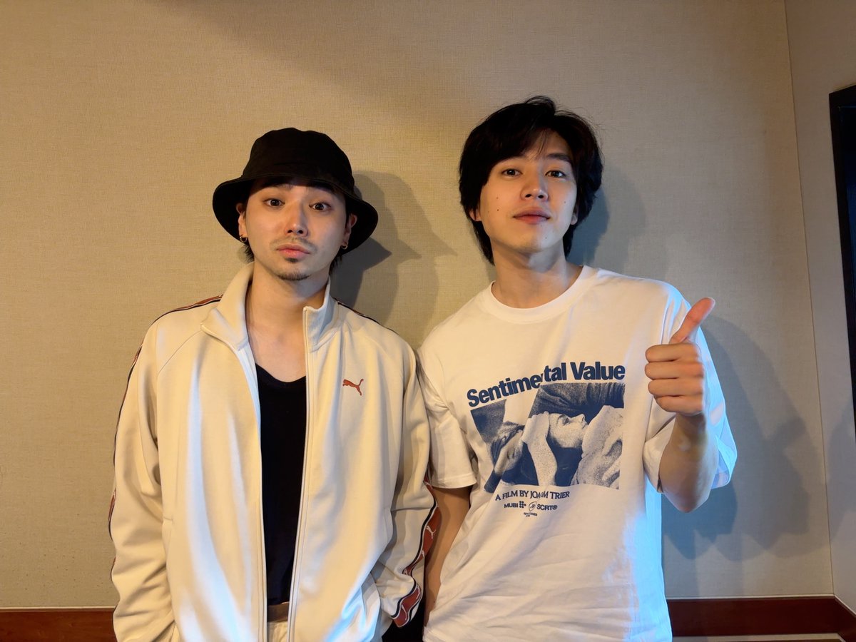 PodcastsMs_jp's tweet photo. #TOKYOFM #ポッドキャストメンバー���ップ
『#模索ラジオ 村上虹郎』 📻

今日もゲストにお友達でもある俳優
 #坂東龍汰 さんをお迎えしています！
”究極の二択”のコーナーをお届け！

18時から配信です🎧
https://t.co/6WUkixStZf

♪是非お聴きください♪

@bando_ryota
@nijiro_staff https://t.co/Ux4WgexXng