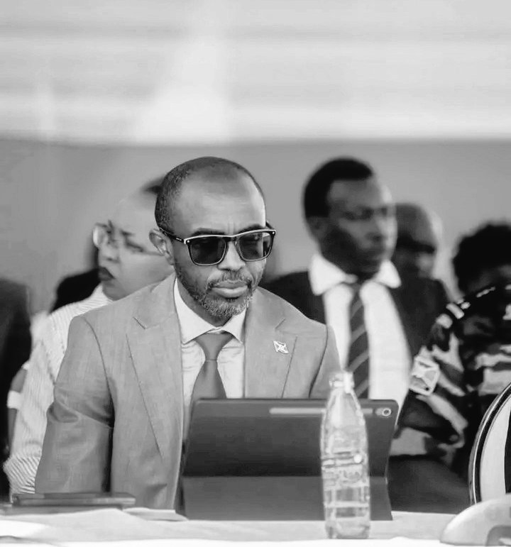 BurundiNextGen's tweet photo. Custodian of the Nation's Wealth 💰 @ndikalain @FinancesBdi

#Burundi | #Abatwip https://t.co/wEBsdxrmG3