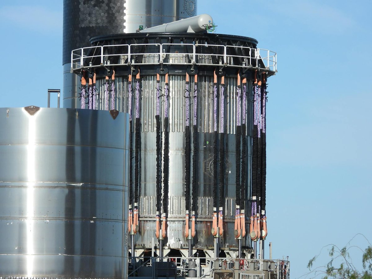 xtheticker's tweet photo. SpaceX's Starship tech 🚀 is about to disrupt the $630B space economy 🌌 with reusable rockets like this one, making the upcoming SpaceX IPO a historic $1.5 trillion 💰 valuation play. When ticker $X? https://t.co/RUkz1SwkdO