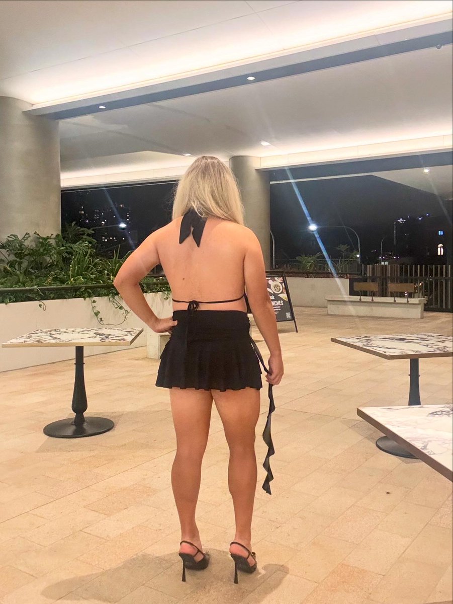 HollyBlondeAus's tweet photo. Backless, blonde, and just a little bit trouble ๐โจ
Would you take me out for cocktails? ๐ธ๐
#Femboy #Crossdresser #AustralianFemboy #girls #explorepage #CocktailNight #BlondeBombshell #MiniDress #HighHeels #FashionReels #ContentCreator #OOTN #GlamLife #InstaStyle #ViralPost https://t.co/a4TWiaqycM