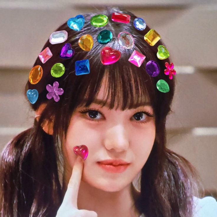 kiiiyuriii's tweet photo. does she know she's about to eaten . . . 🍎🍎🍎🍎🧁🧁🧁🧁🧺🧺🧺🧺💧💧 subin you're so cute. https://t.co/cW8Xp8wHqA