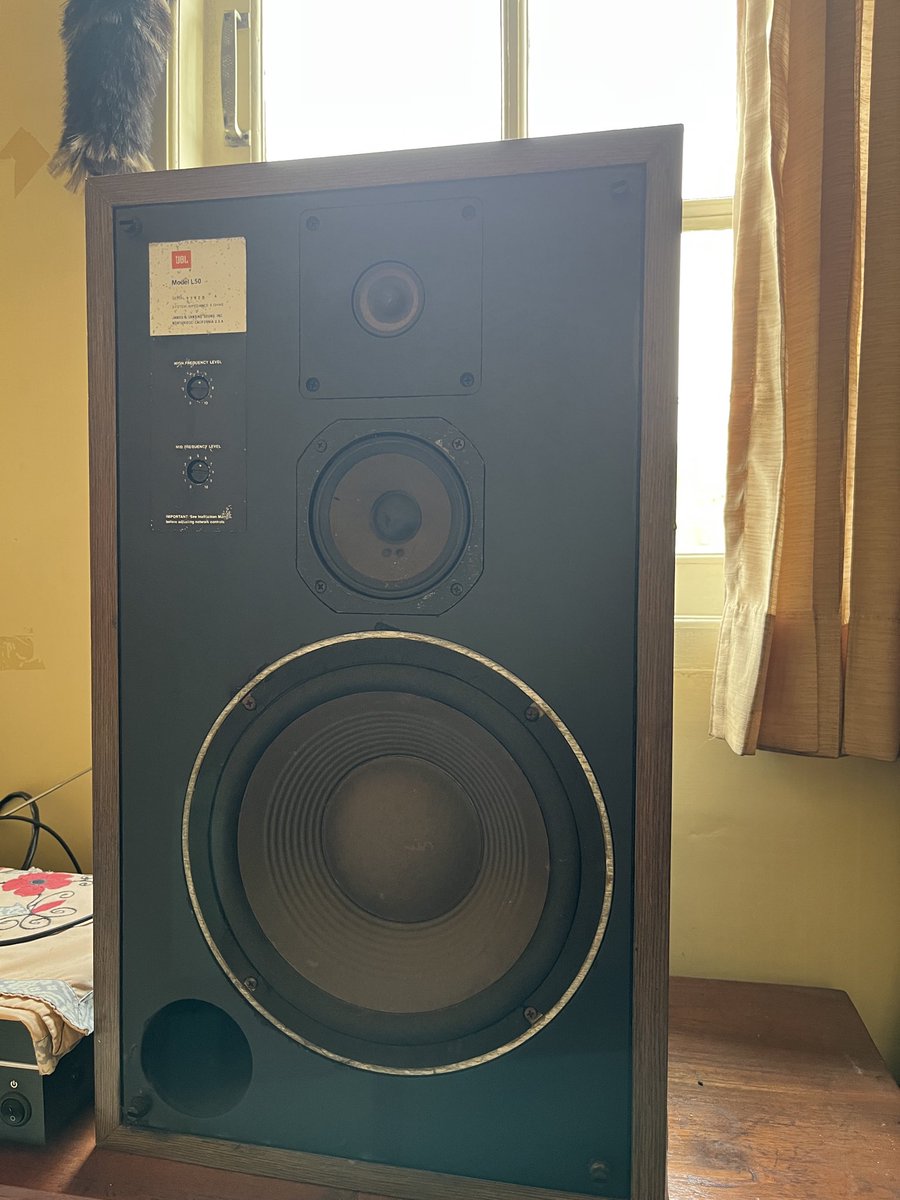 ferdydestrian's tweet photo. Hallo warga x! Saya mau jual speaker JBL L50 koleksian pribadi di rumah. Siapa tau minat boleh DM ya! Lokasi Bandung. https://t.co/IrjJptGjAm