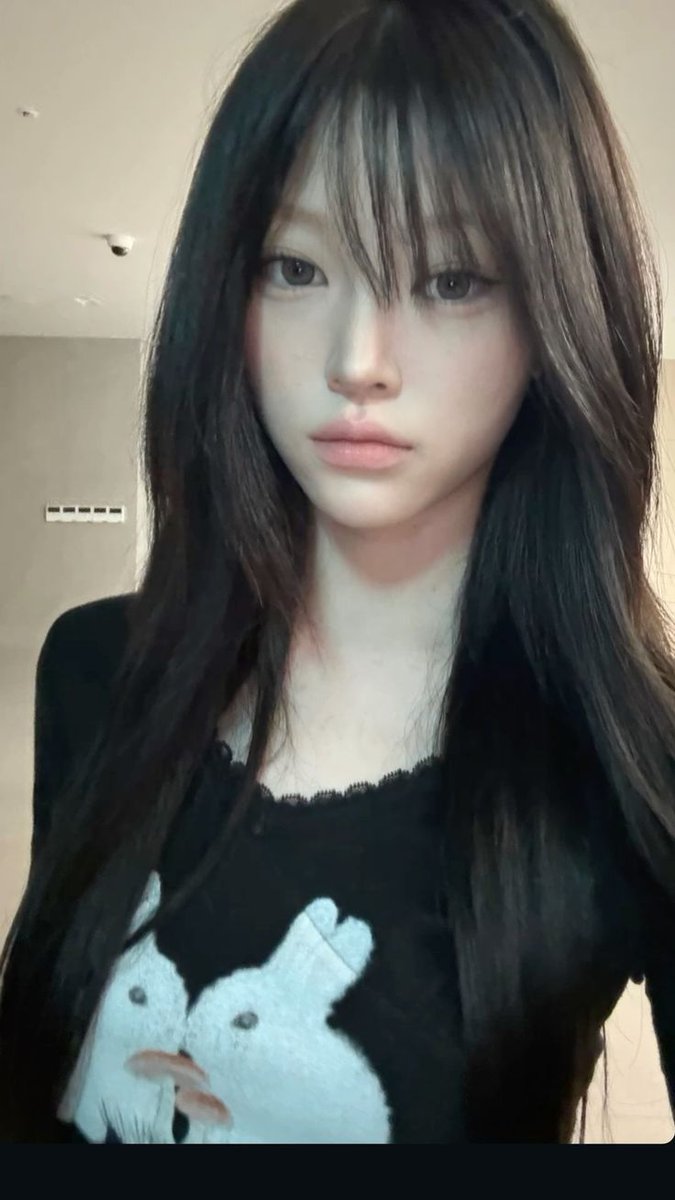 kminzzizzi's tweet photo. 요즘은 색조 와르르 넣는 화장보다
과하지 않은 딱 이정도의 화장이 더 좋음... https://t.co/xTJPE0moOY