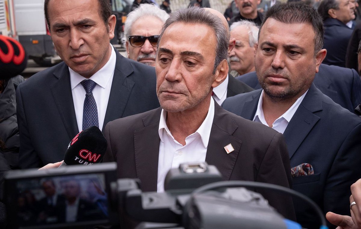 gundem7x24's tweet photo. CHP Genel Başkan Yardımcısı Berhan Şimşek:

Parti Meclisi’nde salt çoğunluk kaybolsa da Yargıtay'da dava sonuçlanmadığı için biz ne mahalle ne ilçe seçimi ne de kurultay yapabiliriz.

PM'de 5 kişi de kalsa hayat devam eder. https://t.co/yJea0Ti6sC