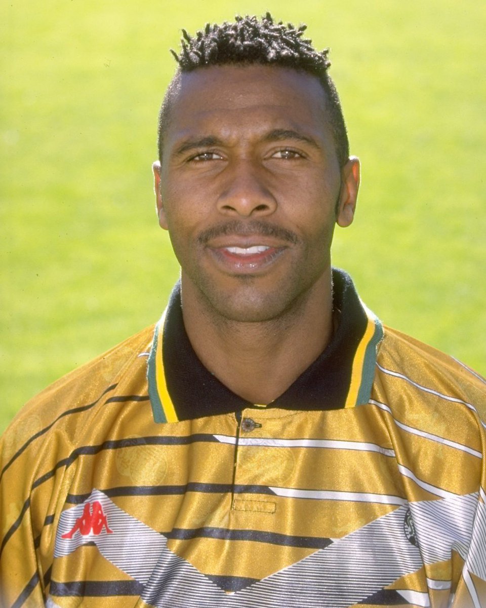 FourFourTwo's tweet photo. 📸📆 Lucas Radebe: Bafana Bafana https://t.co/iDgXnvXk9p