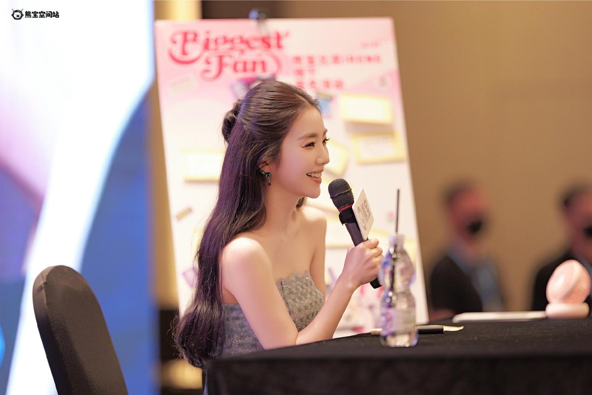 irene_global's tweet photo. Official photos from Irene's Xiongbao fansign in Beijing 🩷

#IRENE #아이린 #RedVelvet @RVsmtown https://t.co/ecEdXNU5dr