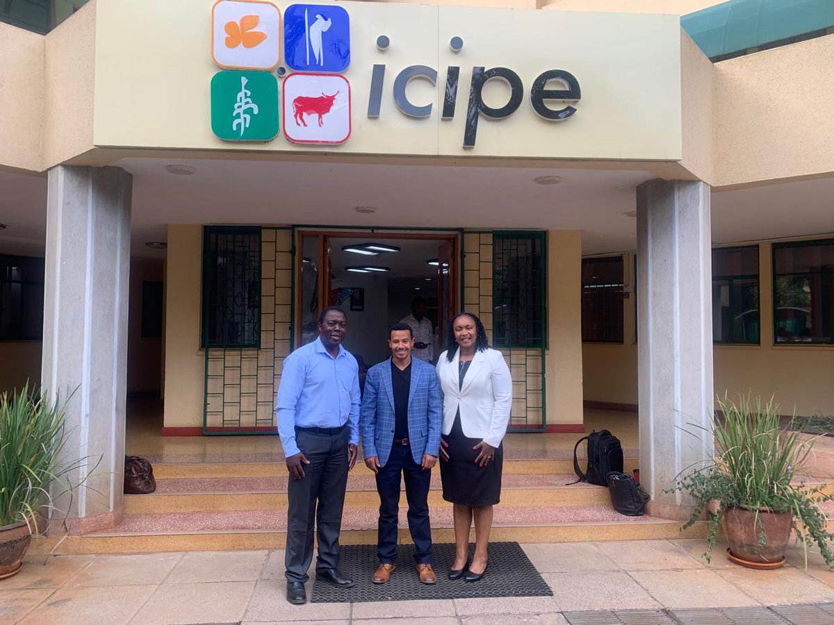 b_waswa's tweet photo. Convergence of Zentrum für Entwicklungsforschung / Center for Development Research (ZEF) Allumni shaping the agriculture space in Africa and the world. Mekbib Haille of The World Bank, Beatrice Muriithi Kihuria @beatokihuria  of Icipe &amp; Boaz Waswa of Alliance Bioversity-CIAT. https://t.co/8vAaiZnew8