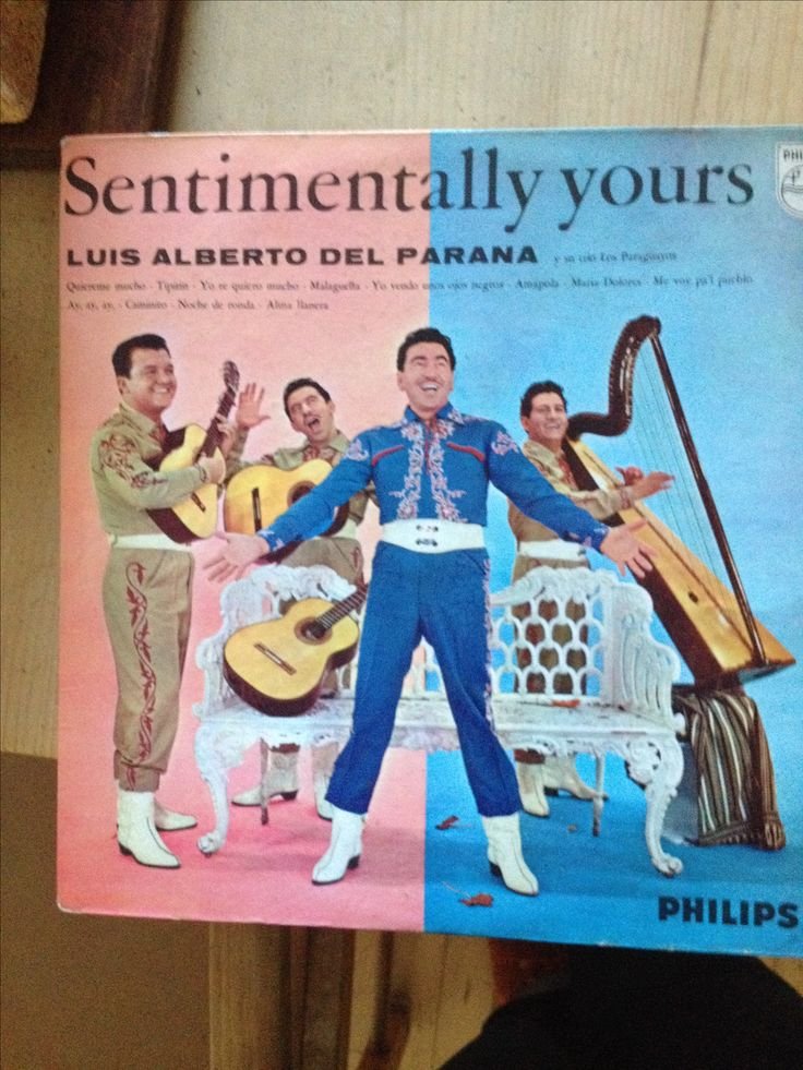 KyguaVera's tweet photo. Mamá me contó como anécdota  que en un concierto de Luis Alberto del Paraná en Asunción, cuando Los Paraguayos salieron a escena, el público les silbó burlonamente a causa de sus atuendos "mexicanizados" con poncho para'í. https://t.co/G9gnc2PzUQ