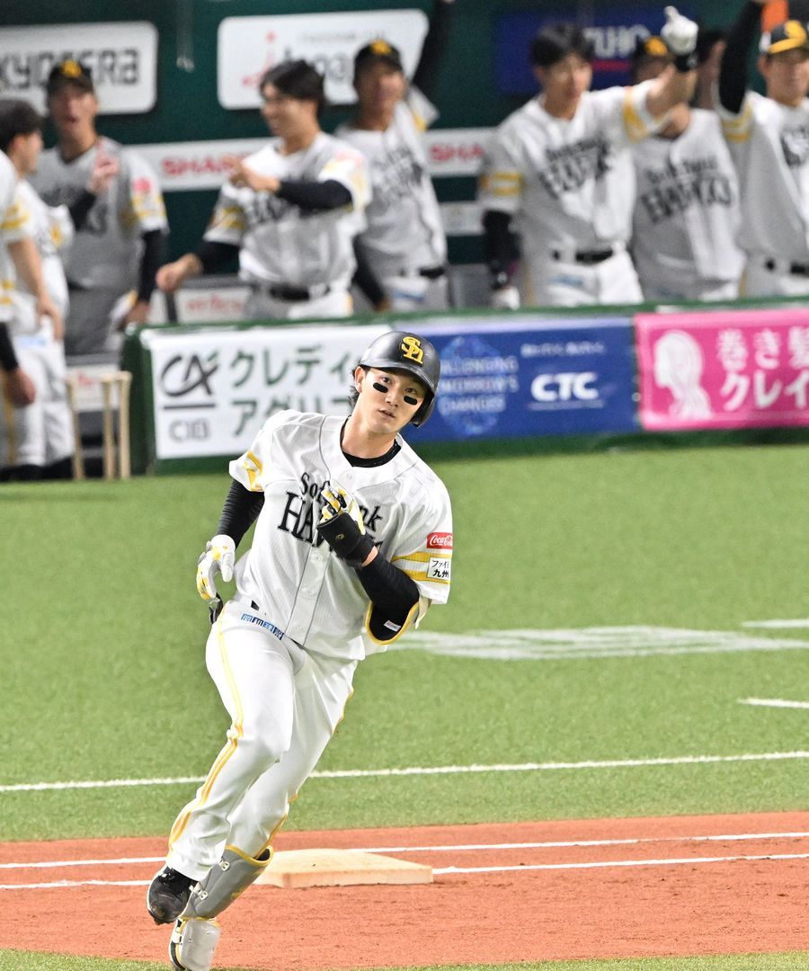 nishispo_hawks's tweet photo. ソフトバンクが阪神に連夜の逆転勝ち！

5連勝で10度目V狙う交流戦で単独首位キープ

#sbhawks
▼記事はこちらから▼
https://t.co/eLAPhC6j6m https://t.co/9GaEV6jtd8