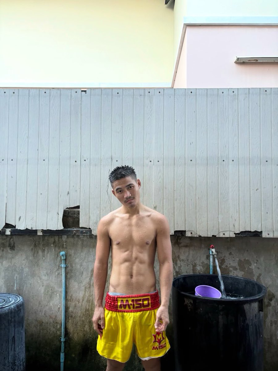 hiro28300513's tweet photo. ดึงต่ำกว่านี้ดีไหม 🤣🤣 https://t.co/xhwg7MHrm4 https://t.co/3eqktRYiUw