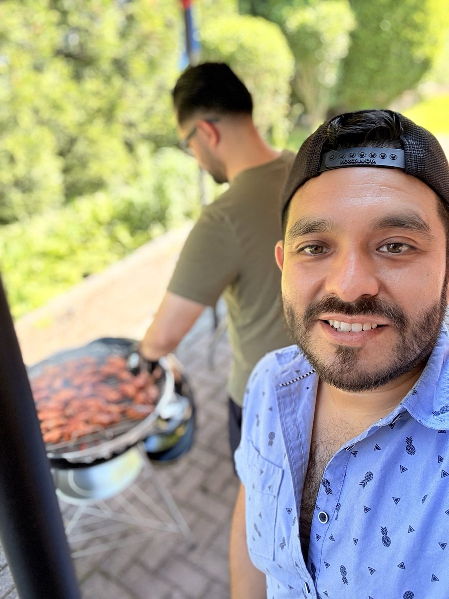 wolfbautista's tweet photo. Bbq 😇🌈 https://t.co/wVPys3JRuM