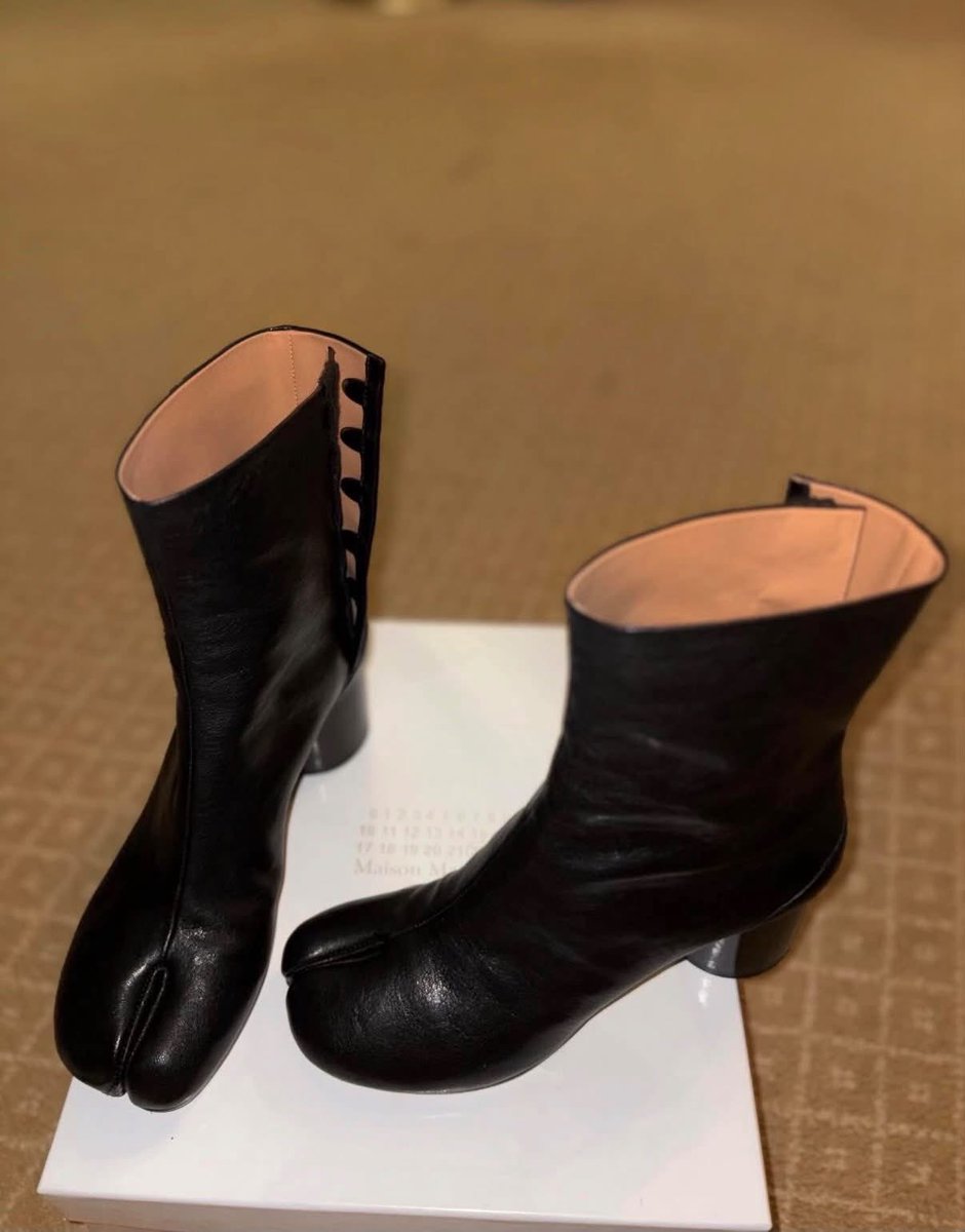 Kate_ee_e's tweet photo. я все ще їх не продала, але дуже треба. знижую ціну дуже. поділіться будь ласка, допоможіть 🥹
хто в києві- зможемо зустрітися особисто https://t.co/bPIAVFJOFq