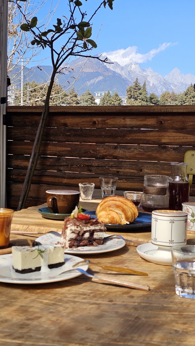 voodoo122946's tweet photo. Woke up to mountain mist u0026 fresh coffee at my small cabin in the Alps—quiet, perfect, no crowds to ruin this morning magic. https://t.co/qqoxUv1TRK