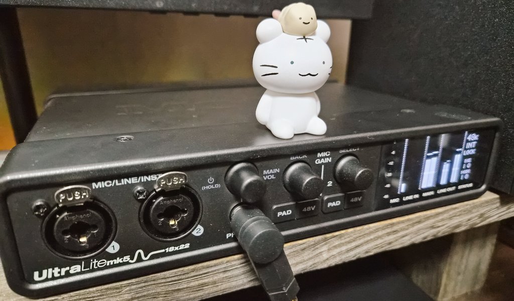 stellar_forest's tweet photo. RMEとかAntelopeとかUniversal AudioとかもいいけどMOTUもいいッスよ✌

バシッとガッツのきいたいい音がして楽しいよ！
めちゃくちゃいっぱい穴空いてるからあとから色々足したくなっても安心🥳 https://t.co/wIzAVI6HZB