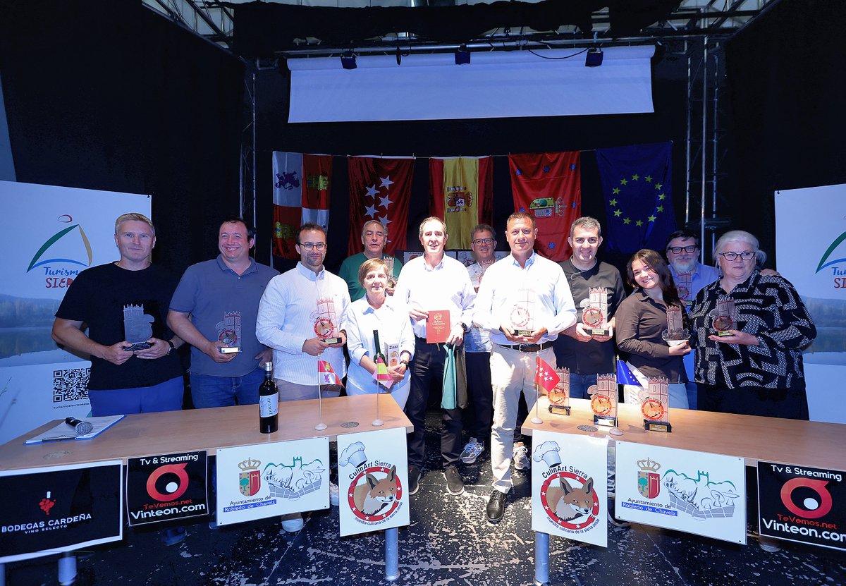 KyKClub's tweet photo. Premios Historia y Promoción CulinArt S.O.: 
Grupo Gourmets (Reyes López), Guía Michelín y Concurso Cocinero Año; y https://t.co/OLDzyOL9lR. y Turismo Madrid (Chema Valdegrama), https://t.co/nEJczyc1dM. Sur (M.A. García) y Feria Huerta y Vino Villa del Prado (J.A. Herrero). https://t.co/xOIKmPrPbp