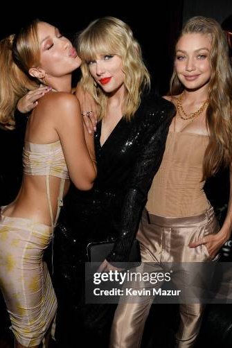 opaliteaditya's tweet photo. Guilt by relation goes both ways If she's a zionist because of hanging out with HAIM then is she also Pro Palestinian because she hangs out with the Hadids who are literally Palestinian? yet better is she a zionist for attending a gaza fundraiser?https://t.co/3AzrQTdwH2 https://t.co/58LVbJy8gp