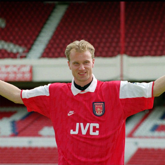 Gunnersc0m's tweet photo. "When you start supporting a football club, you don’t support it because of the trophies, or a player, or history, you support it because you found yourself somewhere there; found a place where you belong."

31 years ago today, Dennis Bergkamp signed for The Arsenal. https://t.co/lo7intyfSm