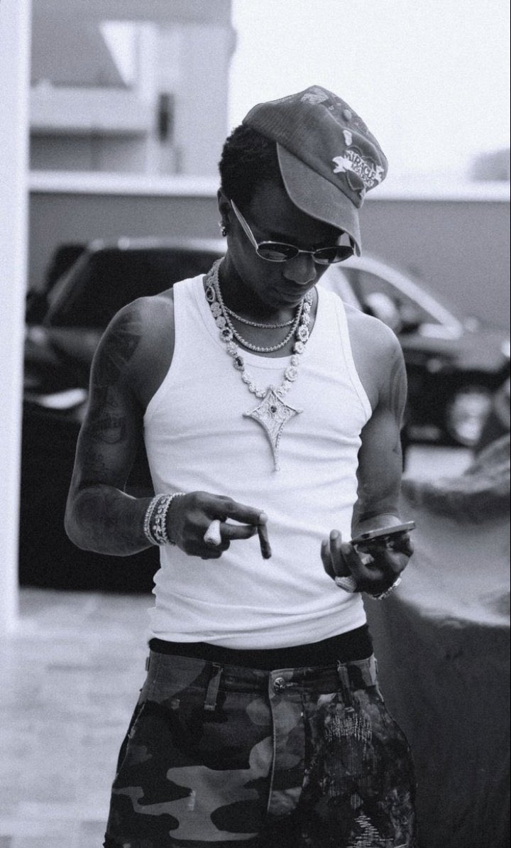 yusluv_zy's tweet photo. Big Wiz 🖤🦅 nothing way no dey fit 🎽my Idol https://t.co/XJ66fzV7J6