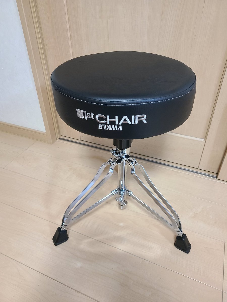 ClazySolt1047's tweet photo. MNG🎶
エフェクターボードバージョンアップ💪
Volume/Wahペダル
パワーサプライ
追加！
そして、ずっと欲しいなぁと思ってて、お買い物ついでに買っちゃったドラムイス！ https://t.co/4v81Cdvle6