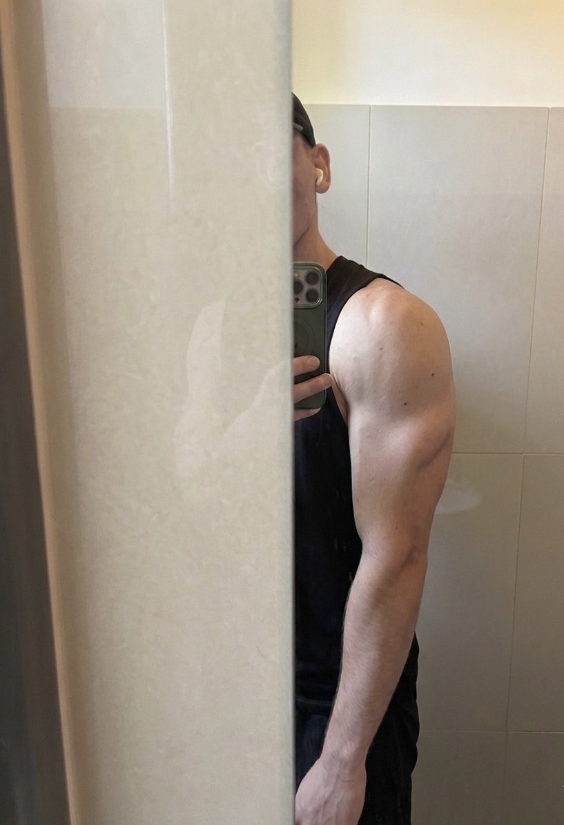 KageRyu_'s tweet photo. 晚上锻炼完之后，我今晚吃什么好呢？火锅？ https://t.co/e7sONP7sv3