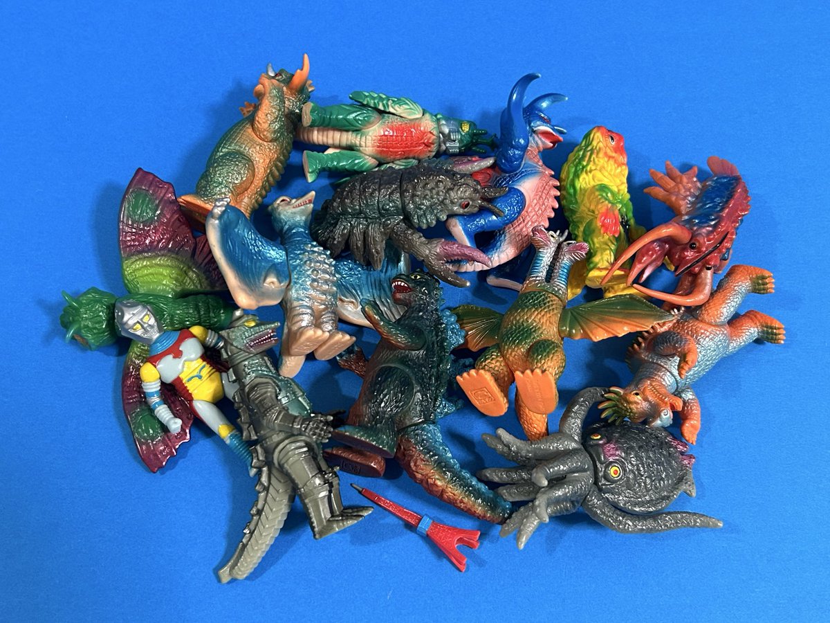 東宝怪獣をミニソフビ化した ブルマァク伝説。 当時物ソフビの縮小再現 