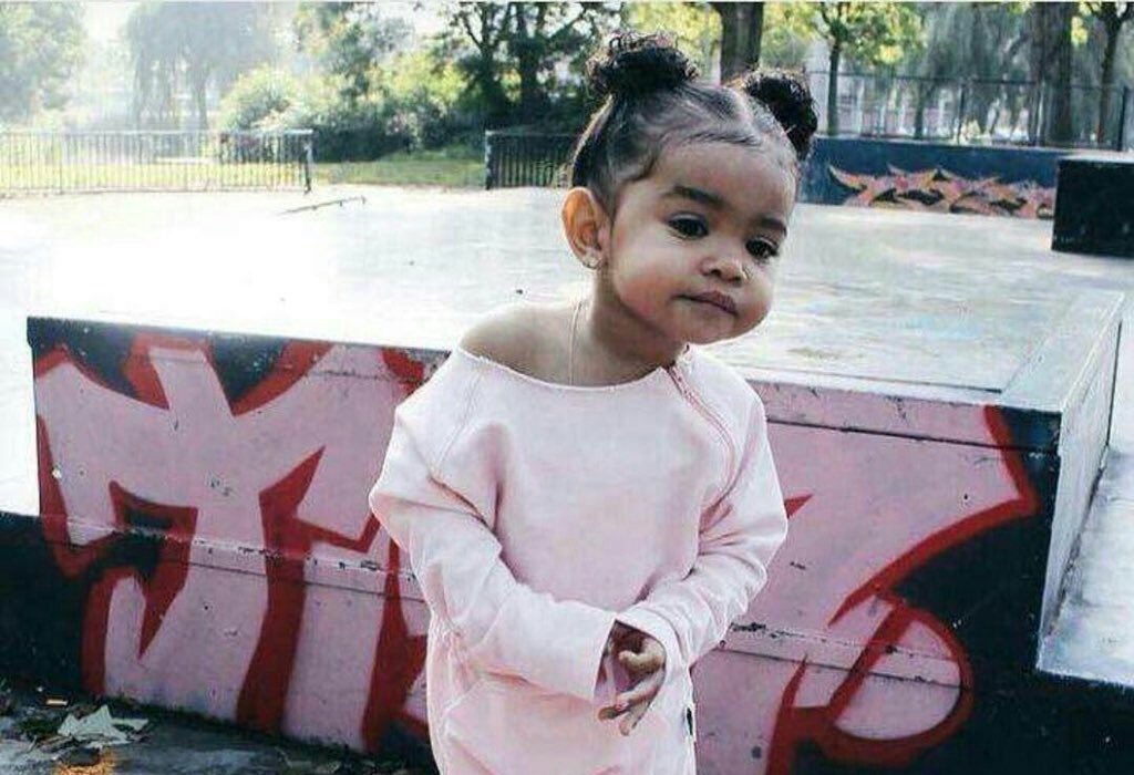 AllanSseky's tweet photo. Your hero is your dad but it's me you're asking for ka urgent 10k to buy lunch.....why don't you call your hero phiona? https://t.co/fWt9E4U0WM