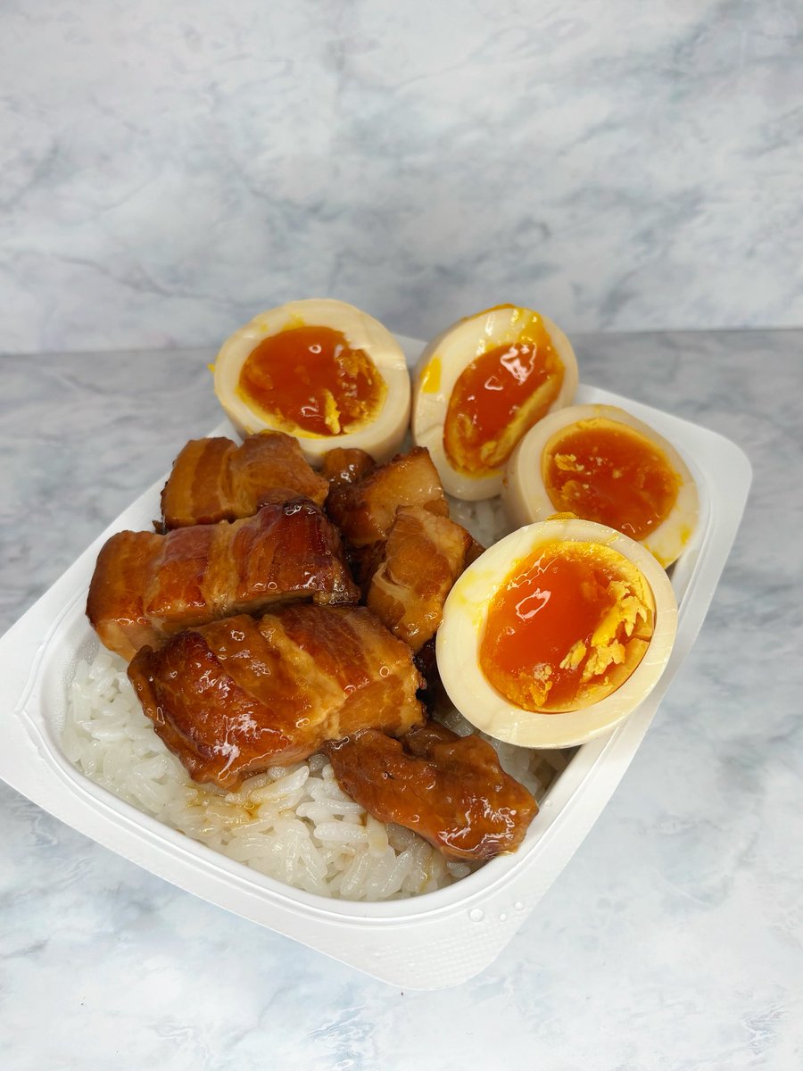 hamoni_shopping's tweet photo. セブンで見つけて即買い🥹✨

ごはんの上にゴロゴロ角煮🐷🤎
さらに半熟味玉をトッピングしたら優勝🏆

とろ〜り黄身と甘辛い角煮が相性抜群で、
最後まで飽きずにペロッと完食🤤🍚

コンビニ飯とは思えない満足感だった👏✨

#セブンイレブン
#セブン飯
#角煮丼
#HAMONI  
#HAMONISHOPPING https://t.co/Z0CYYQxYlL