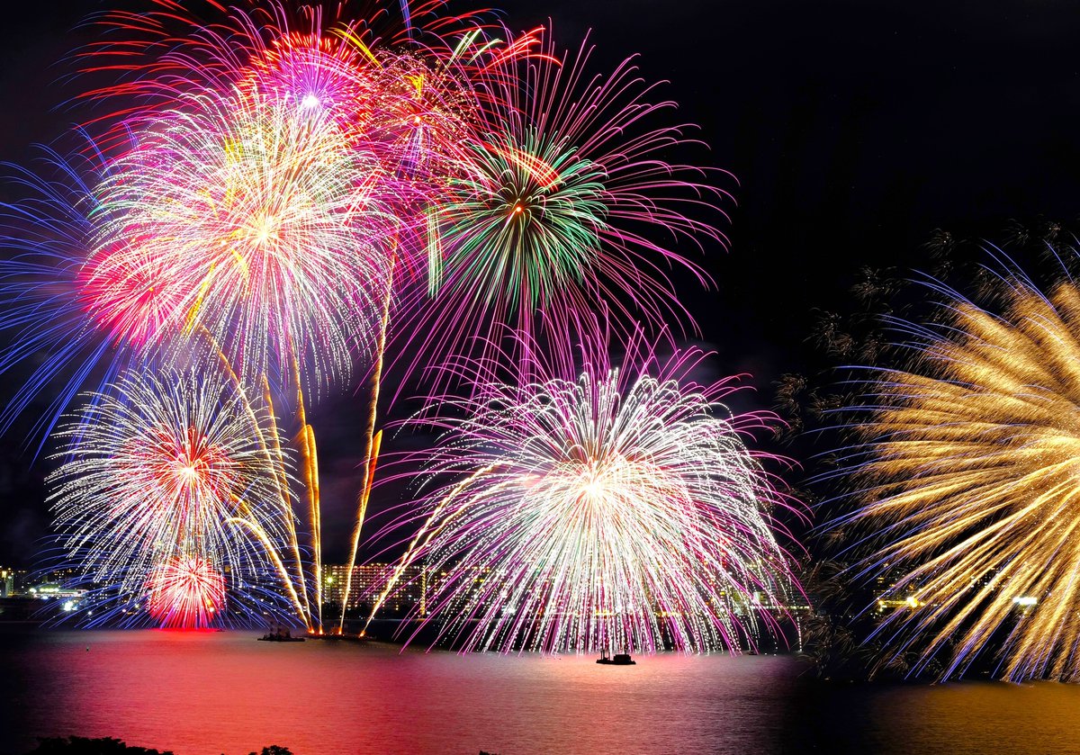 KNT_jp's tweet photo. ／
売り切れ御免‼️びわ湖大花火大会鑑賞プラン🎆
＼
びわ湖の目の前に立つ高層リゾートホテルで、鑑賞前に特別ブッフェ+フリードリンク(※アルコール含む)で夕食を楽しみ、屋外プールサイドの特設エリアで大迫力の花火を鑑賞するプランです🥂

https://t.co/XI3YrGeFzx
(公社)びわ湖ビジターズビューロ https://t.co/LsLTrSyvft