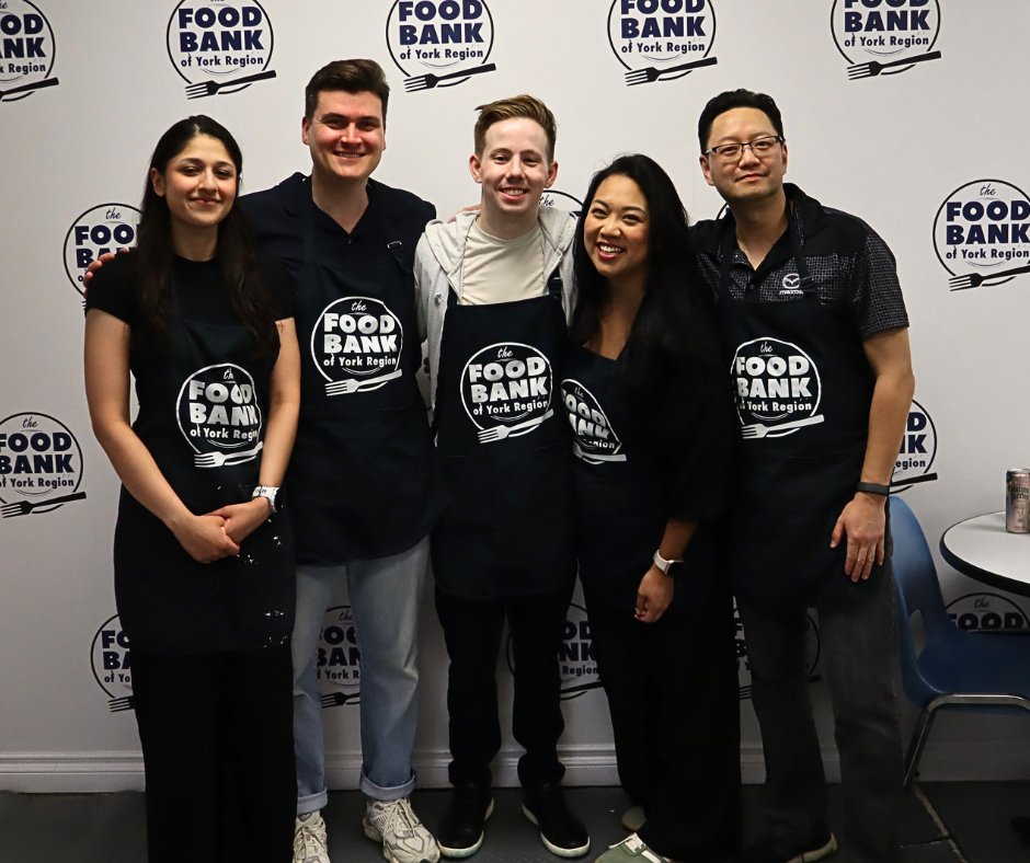 FoodbankYR's tweet photo. Moved and Be Moved in action. Thank you to Mazda for preparing more than 3,350 lbs of food for our community partner network, helping deliver nutritious food to individuals and families across #YorkRegion #FoodBankYR #HungerHurtsYorkRegion
Get involved https://t.co/afq65REGJr https://t.co/Do3InXhL3k