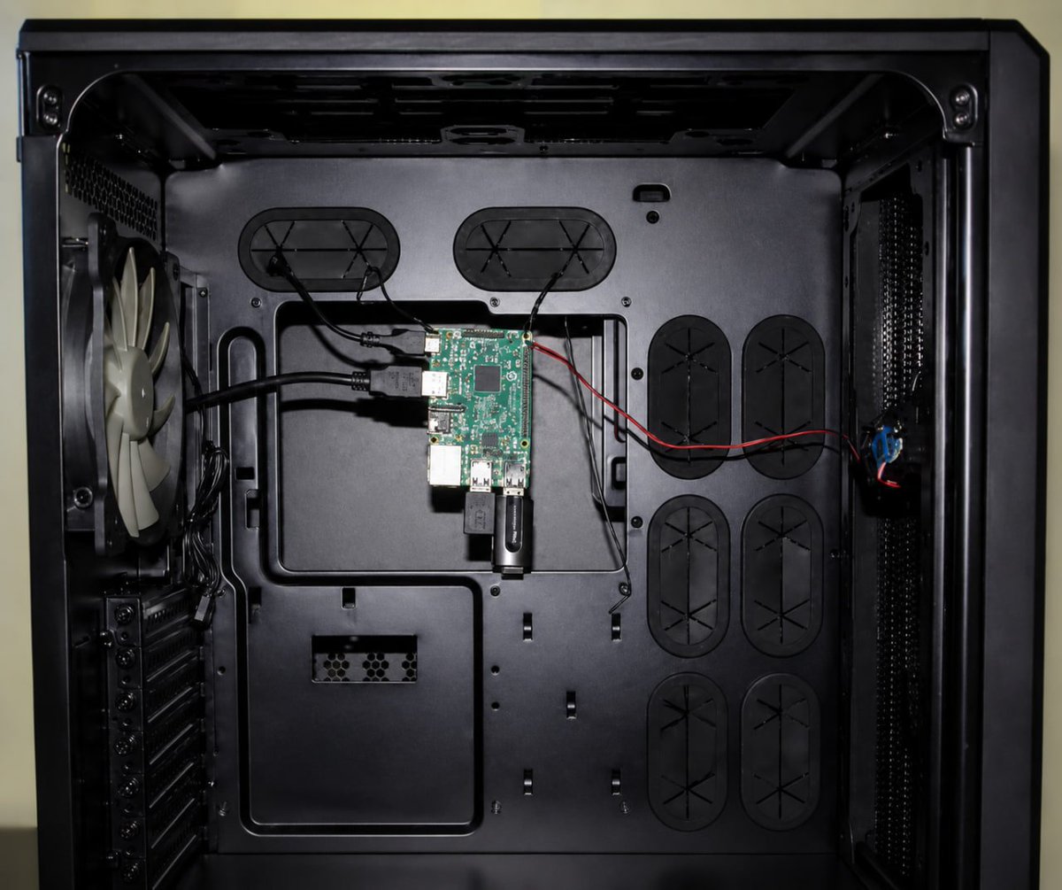akramcodez's tweet photo. POV: you spent 95% of your budget on the case https://t.co/evVAKBHk0k