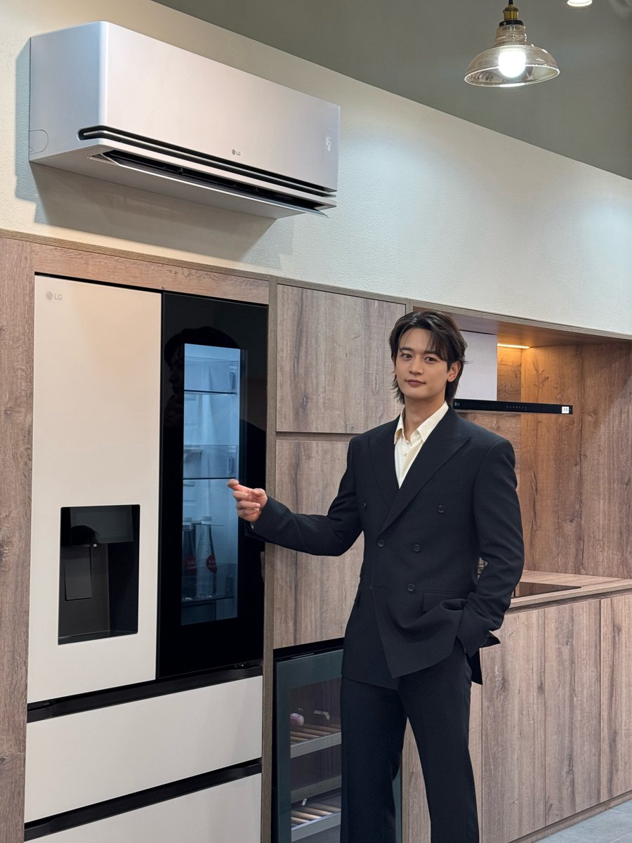 SHINee's tweet photo. 🏠집들이 by LG.  

#MINHO #민호
#SHINee #샤이니 https://t.co/yTZQtPSA3J