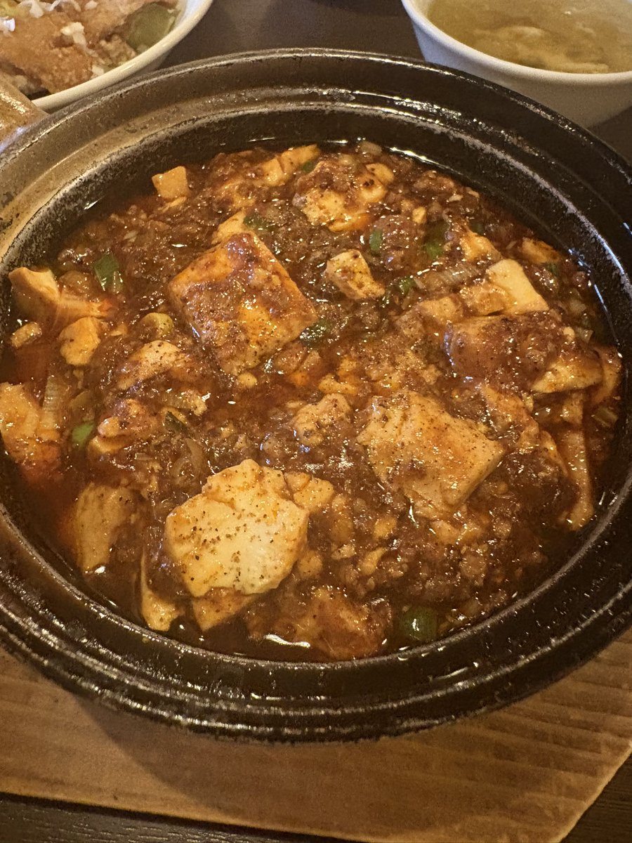 HxRxK_'s tweet photo. 夕飯は家族でTaikohさんへ！
こちらの麻婆豆腐はやはり絶品…ねっとりドロッとしていて最高🔥
何を頼んでも美味しい…満腹🙏 https://t.co/1MS6MEdyP0