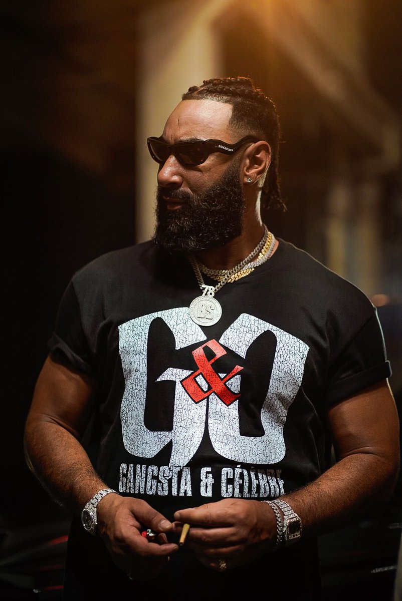 lapreskription's tweet photo. 🚨 KAARIS révèle que c’est LA FOUINE qui lui a redonné l’envie de faire un projet avec que du RAP !

« J’ai été remotivé quand je suis rentré en studio avec La Fouine, ça m’a donné envie de kicker. Je le regardais, il rappe comme s’il venait d’arriver. C’est un passionné. » https://t.co/F6shYFfWLb