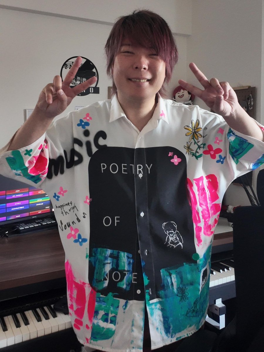 hiro_pianokapi's tweet photo. なんとなんと！！New衣装をマーシーさん
が手掛けてくれました！！！
Instagramでmarchyと調べてみてください！

僕の音色を聞いて音や色を表現してくれたような。
もう嬉しすぎる。

今日はこの衣装着て配信するよ！！
たのしみだなあー！！

https://t.co/rJB3TXmd0f https://t.co/tABmeL95hX