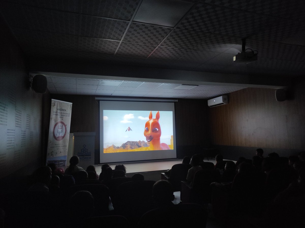 Akorenmem's tweet photo. Sinema Günleri Etkinliği için Çatören, Şehit Bayram Tekin, Şehit Hamdi Karagöz, Alan, Karahüyük ve Belkuyu İlkokul öğrencileri Şehit Halis Özcengiz AİHL sinema salonunda misafir edildi. İlçe Milli Eğitim Müdürümüz Sn. Hakan BOZDAĞ da öğrencilerimizle film izledi. https://t.co/7Aoo3mEXMa