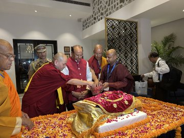 srividh16's tweet photo. After a 10‑day expo in #Mongolia, the sacred relics of Sariputta &amp; Mahamoggallanna returned to New Delhi aboard a special @IAF_MCC
flight, accompanied by Hon’ble @lg_ladakh
Shri Vinai Kumar Saxena &amp; the Indian delegation from @IbcWorldOrg
&amp; GoI.

#HolyRelicsInMongolia https://t.co/Tb8ZTDCHQg