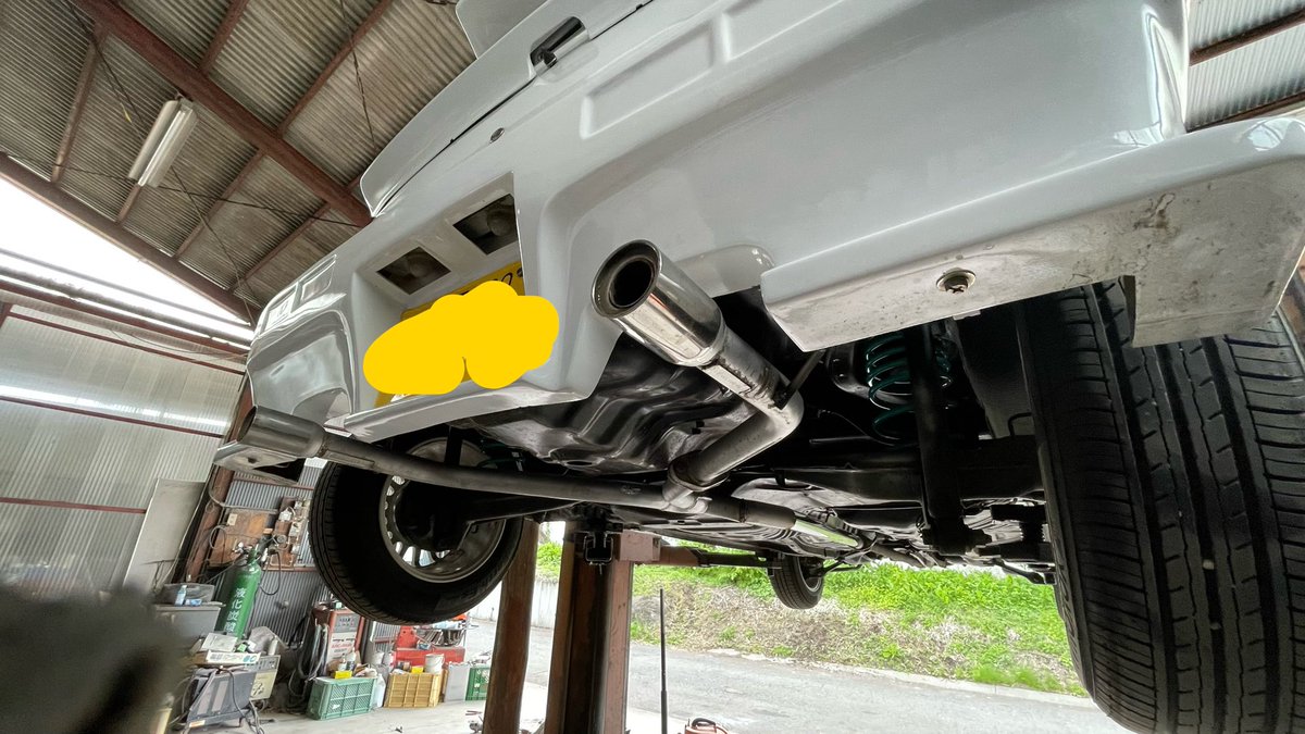 road_restore's tweet photo. サイド出しマフラーが飽きたので、暇な時間に後方排気マフラー制作。
排気音が気に入らないので、中間にタイコ付けてみようか模索中。 https://t.co/WayZpfytIR